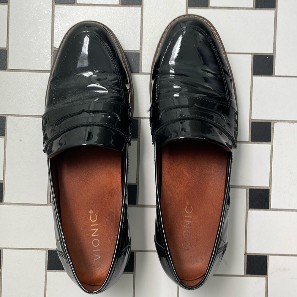 Vionic black patent loafers
